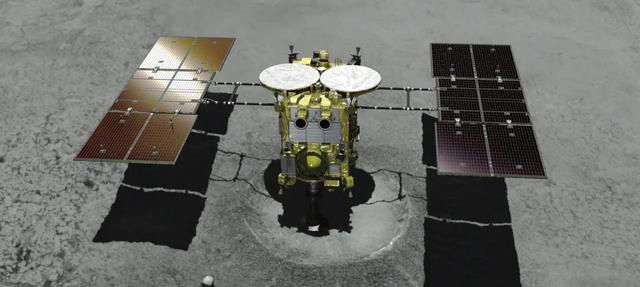 3亿公里外,日探测器在小行星上“暴力采矿”,碎石横溅