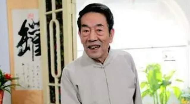杨少华|相声大师杨少华近况曝光,元宵节在家吃饺子,身体状态令人担忧