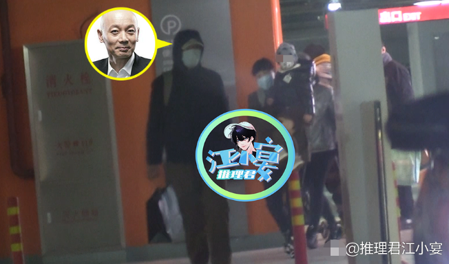 葛优|葛优罕带妻儿外出过节被拍!戴情侣帽贴心拎包,3岁儿子表现乖巧