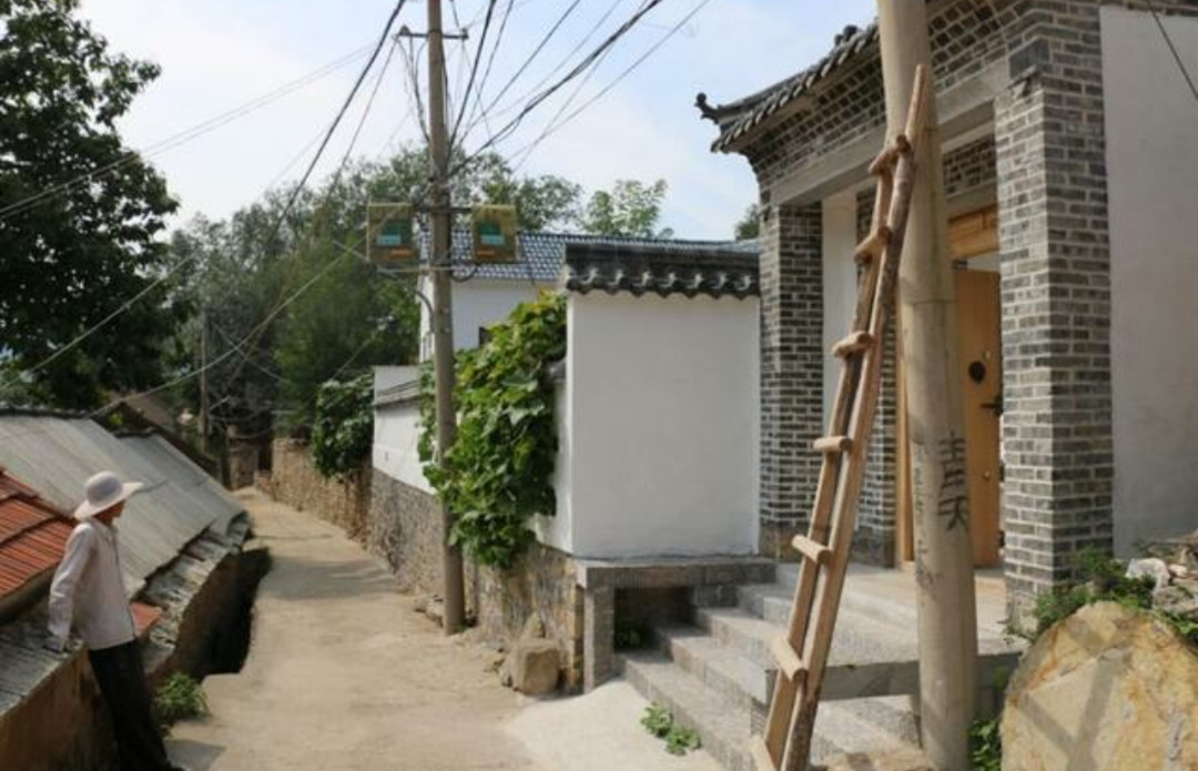 村里小伙花20万自建四合院,给父母养老,全村都羡慕嫉妒恨