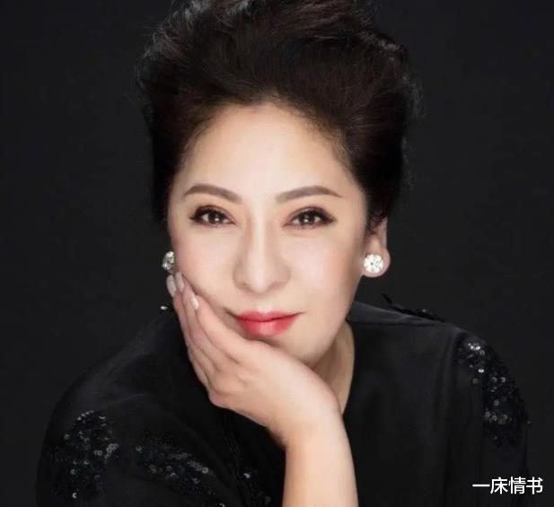 向太|向太大义灭亲，点赞网友评价郭碧婷，实锤儿子向佐出轨