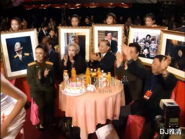 春晚|06年的春晚记忆，于洋印质明同框，庞学勤王苏娅聚首，马季最后一次亮相