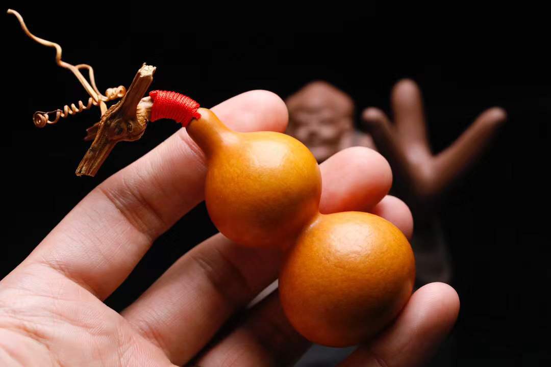 文玩|冬天挂瓷，夏天上色？适合冬季盘玩的文玩有哪些？