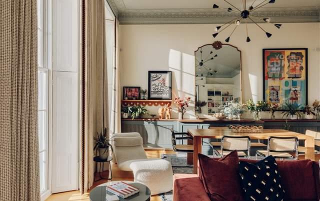 爱上梦寐以求的复古公寓，经典家具艺术壁纸，每个房间都很想拥有