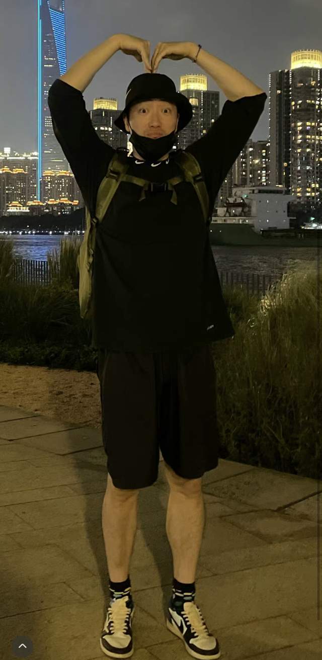 刘翔|39岁刘翔近照曝光，身材发福认不出，满脸幸福肥