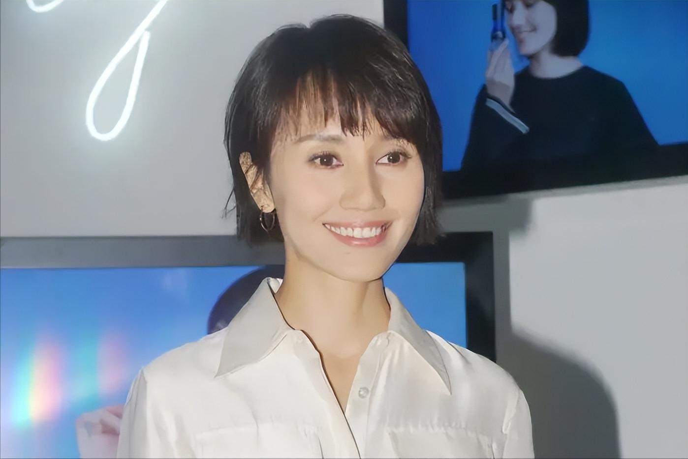 袁泉|6根钢钉1根钢条,坚守23年不变,袁泉的清醒打了多少明星的脸?