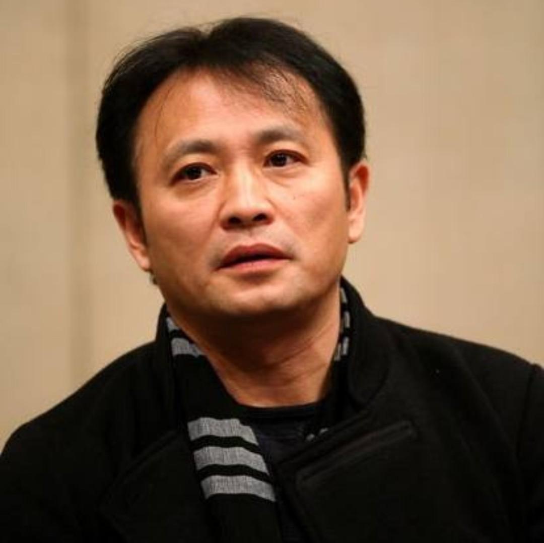 秦岚|58岁的丁志诚的“消失”,是娱乐圈的悲哀和损失