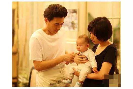 靳东|与富商离婚后嫁给靳东，被视若珍宝，靳东是如何追到女神的！