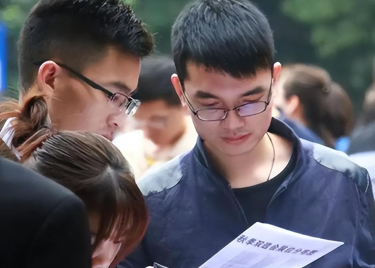 hr|毕业生投简历没有回应，大企业HR给出建议，要避开三类简历