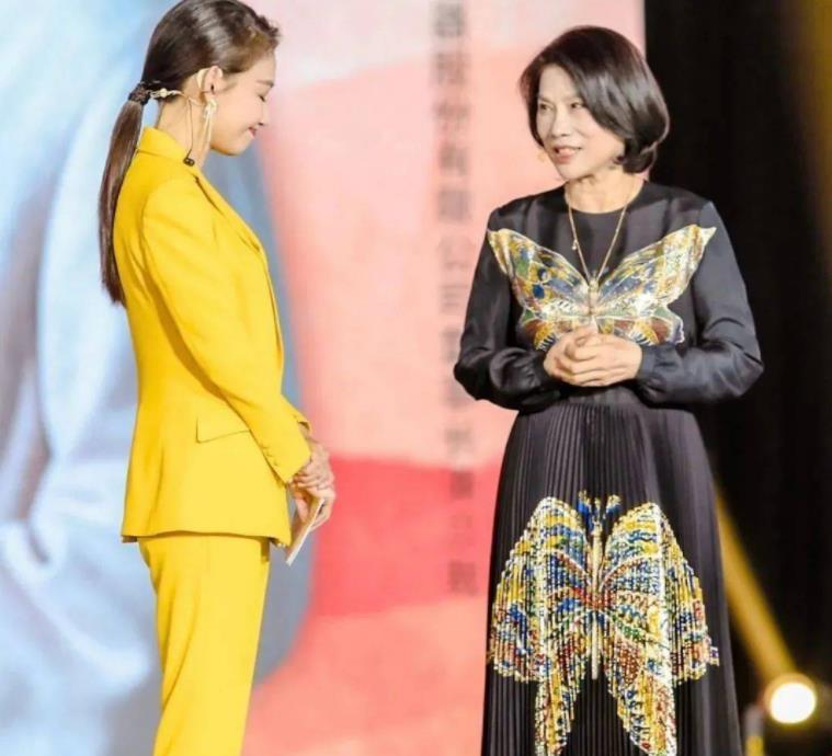 董明珠曾说:我哥哥把我移除家谱,不再来往,哥哥想拿货狠心拒绝