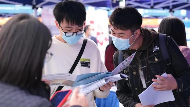 纳税义务人|企业设置的招聘条件有多离谱？因户籍是河南，90后小伙求职遭拒绝