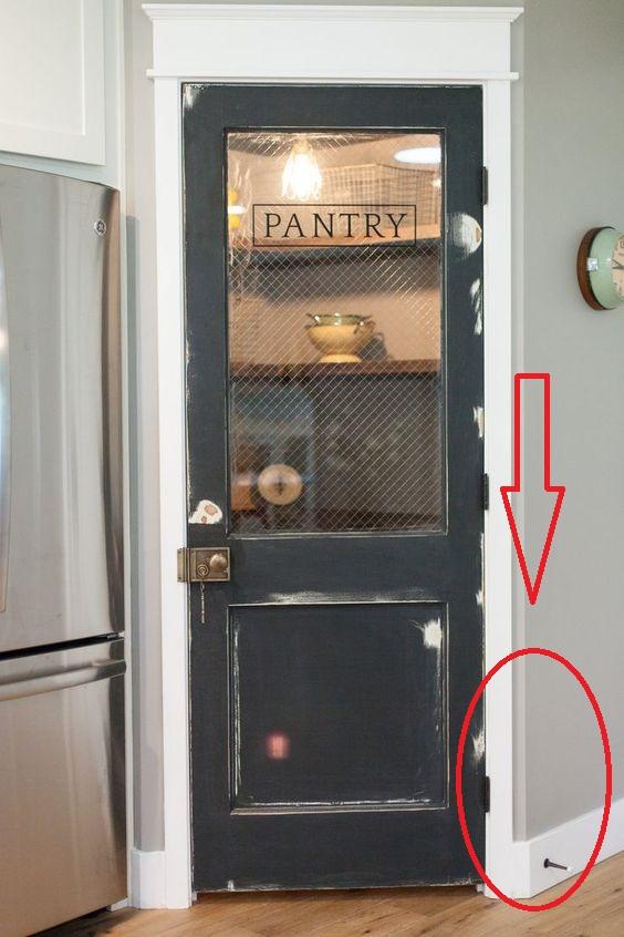 厨房这1㎡别浪费,装上隔板做上门秒变收纳圣地,空间利用率超高