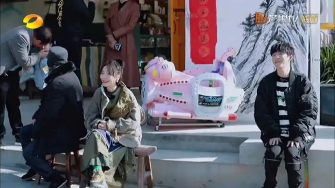 大张伟|穿抹胸跳舞的辣目洋子、嘴一直不停的大张伟有社恐，这你能信？