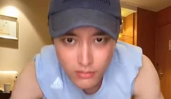 杨幂|从“大饼脸变成小V脸”的9位明星，杨幂说整了牙，金晨死鸭子嘴硬