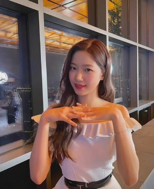 女孩|第5代韩国女团中最令人印象深刻的10位女偶像:中国女孩也在其中