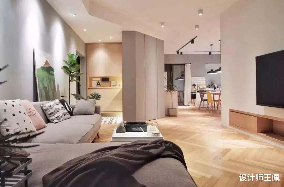 等挣了钱，一定要把家里的瓷砖换成木地板，不能再“上当了”