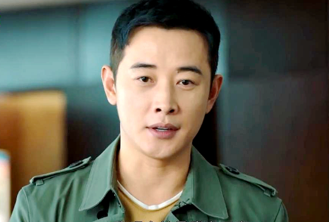 罗晋|《天下长河》:罗晋饰演康熙引争议,珠玉在前,真不是帅就行了