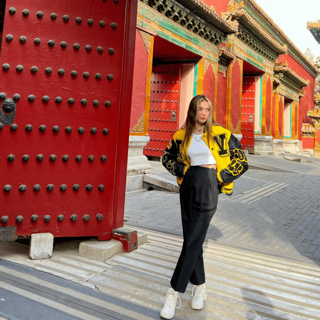 小姐姐|真走了！谷爱凌乘坐飞机离开中国返美，热评第一却是：别再回来了