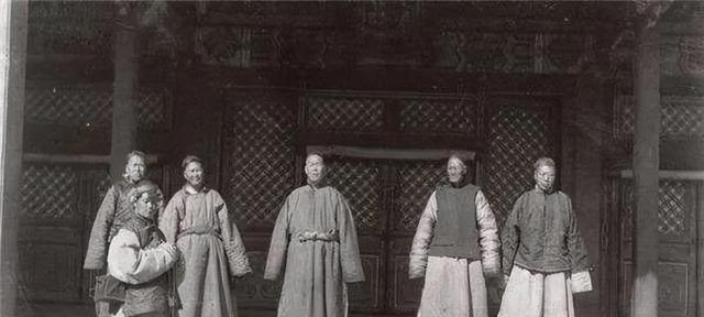 儿子遗留下一张破纸，丢在窗台8年后被父亲10元卖掉，如今价值2亿