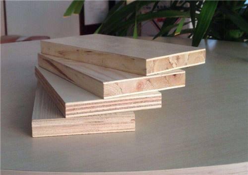 全屋定制是选大品牌还是小厂家?入坑多年,谈谈真实感受!