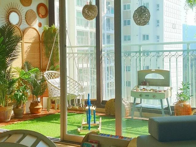 二胎妈妈晒出家居照,因阳台布置而走红,网友:有娃一定跟着学!