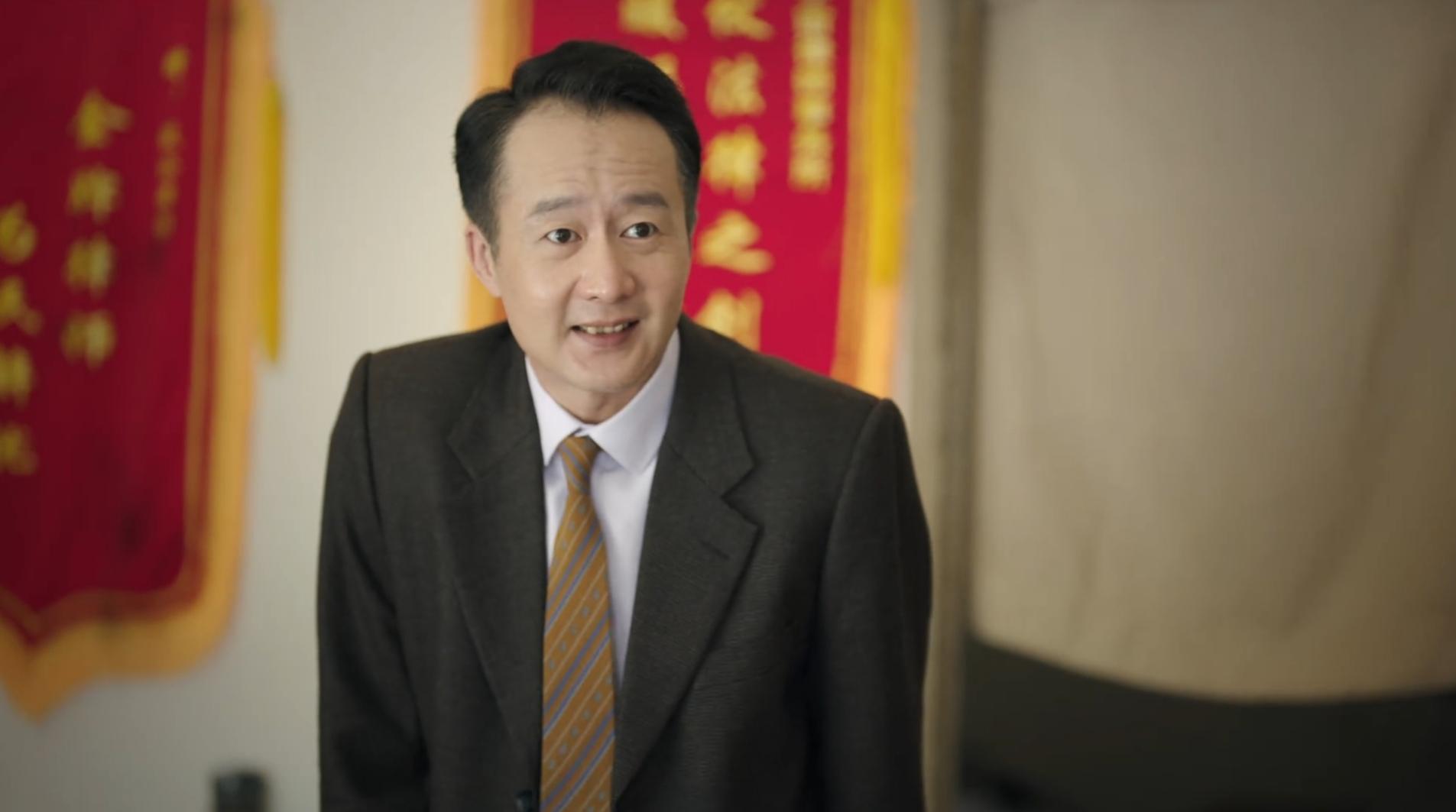 律师|《底线》：嚣张的狄律师，他的腿是被人打的吧？