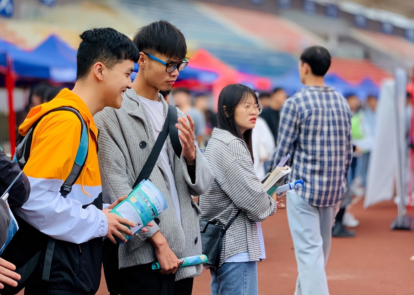 |混迹职场多年才明白,具备这三种能力的人,不讨好领导也能被重用