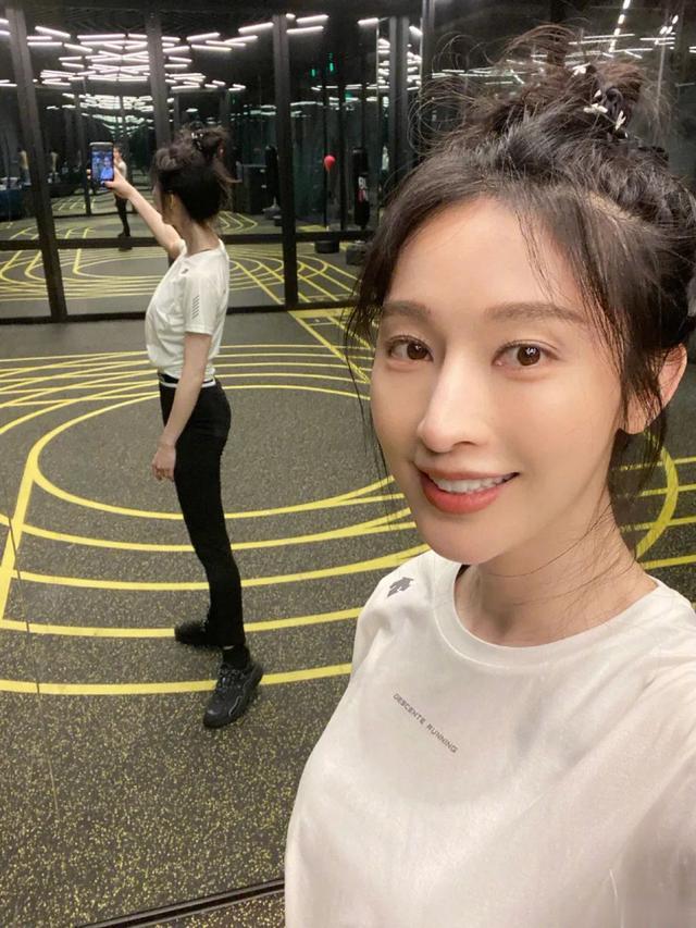 柠檬 在十年如一日的美貌背后,她做了什么?