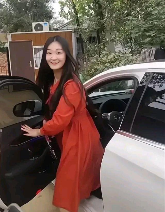 陈亚男|行动上的矮子？陈亚男3位榜一叫板大衣哥，结果一个照面就被劝退