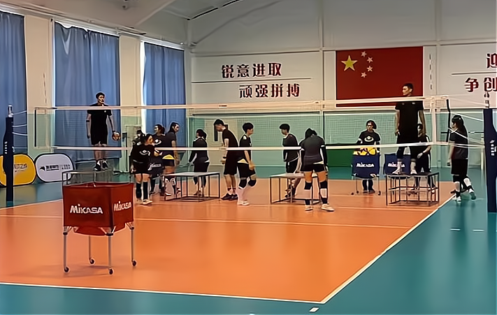 天津女排|天津女排20岁新星再缺训，几乎失宠，转会不失为良计！10将待归