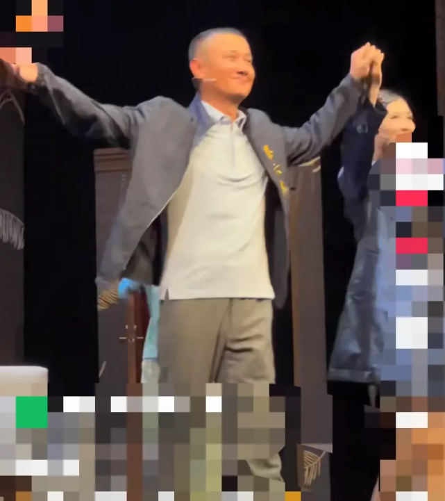 谢娜|谢娜首场话剧谢幕,谢娜的一个举动让文章瞬间不知所措