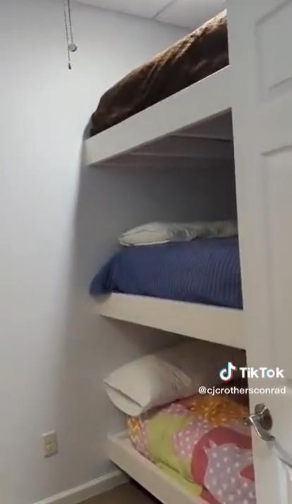 网上租的豪华民宿竟有"隐藏地堡"网友顺藤摸瓜,挖出一桩离奇命案