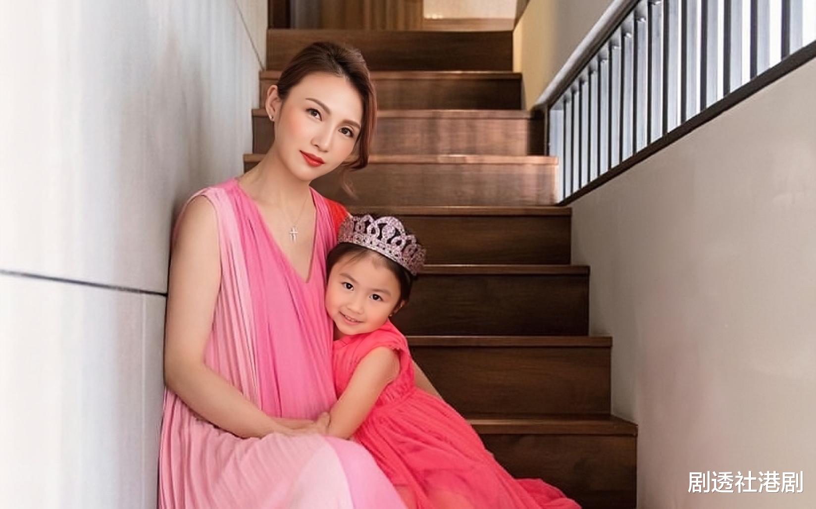 豪门|嫁入伪豪门！香港知名女星宣布离婚，未获女儿抚养权感伤心