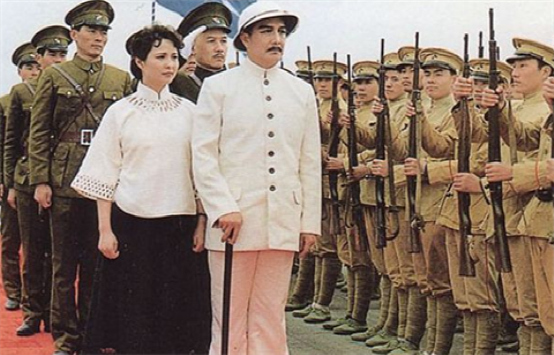 袁立|同样是演宋庆龄，把许晴、袁立和李羚放在一起看，差别就出来了