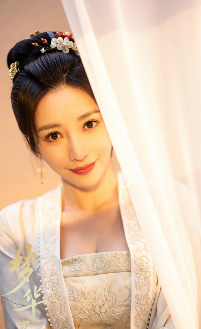 柳岩|上跑男被排挤，包贝尔婚礼遭遇婚闹：柳岩终于靠《梦华录》翻身
