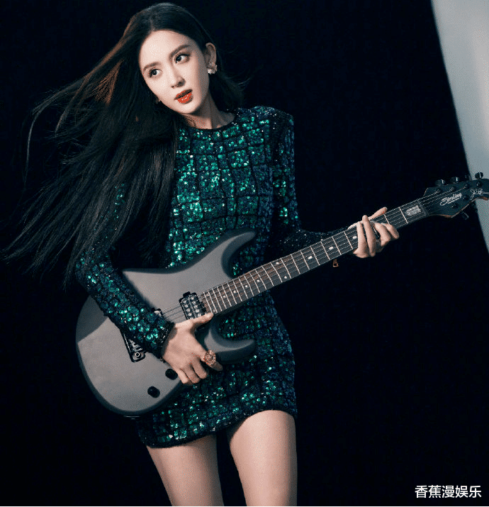 眼影 26位女星跨年争艳大戏:杨幂穿貂,杨紫撩开刘海,一个比一个有招