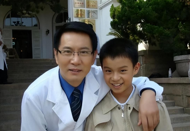 姚刚|演员姚刚：对婚姻不将就，52岁仍单身，无儿无女成母亲心病