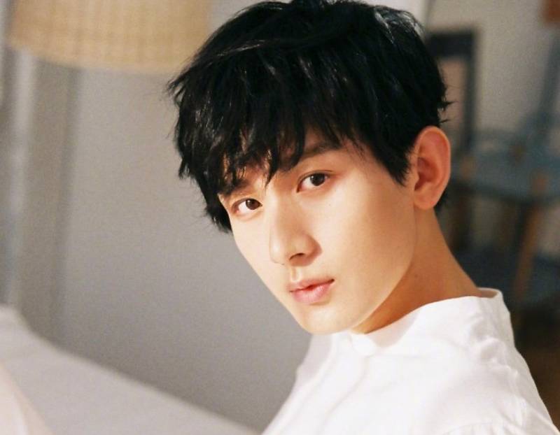 成毅|成毅犹如圈内的一杯白水，不为爆红而演戏，踏实坚守演员的本分