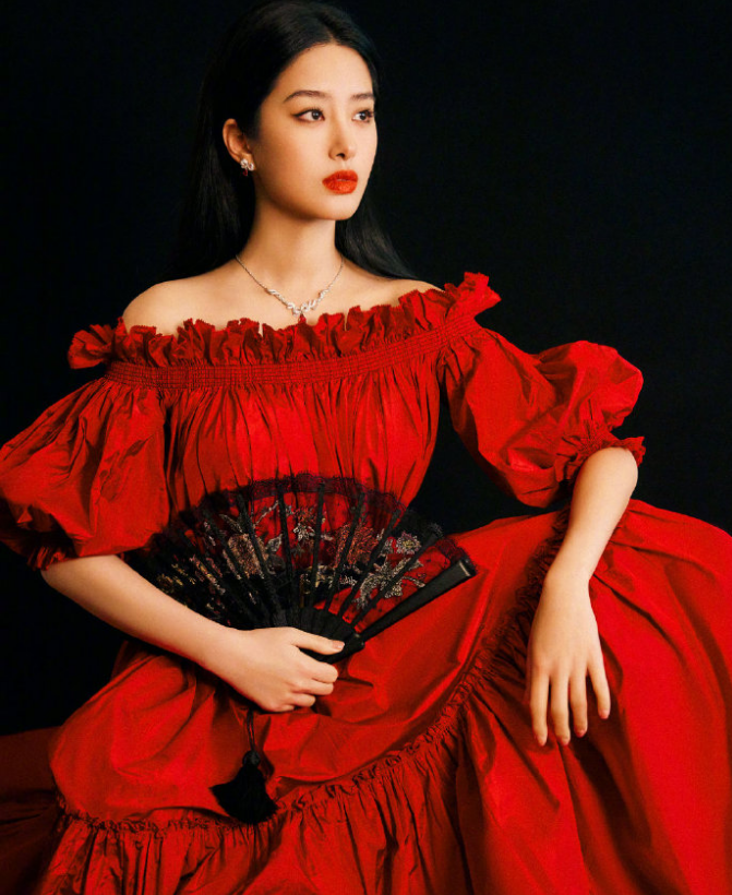 豆瓣|国际奢侈品大使官宣换人,天道好轮回?