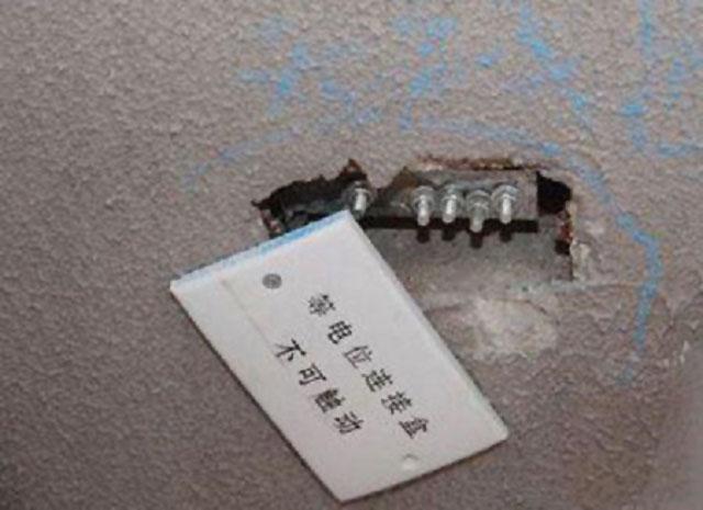很多家庭卫生间里都少装了这根线，以后装修要盯好了
