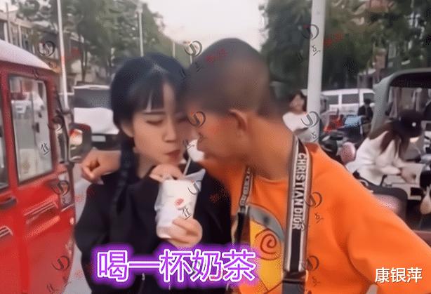 520情人节,奇丑男子向相恋5年女友求婚成功,网友:我比他差哪里