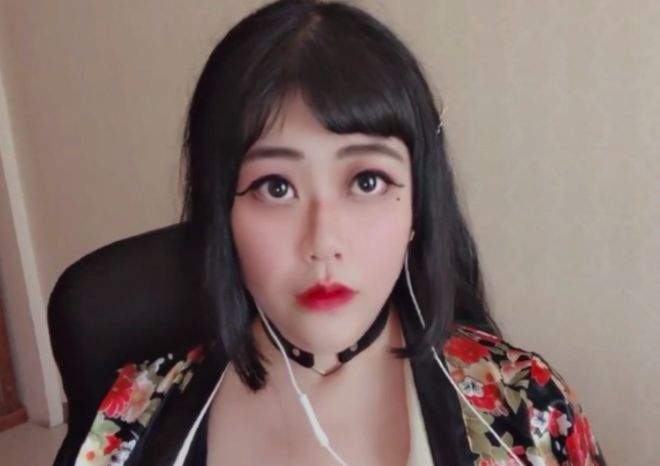 乔碧萝殿下|女网红丈夫出镜,感谢榜一大哥给媳妇打赏180万,让全家实现财务自由