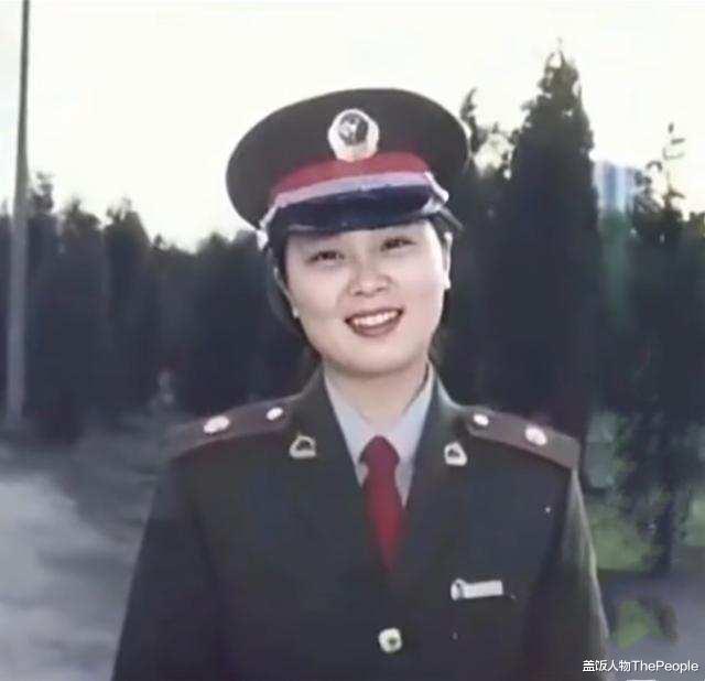 董明珠|名人圈那些意想不到的美女：董明珠学生照曝光，扎双马尾笑容太甜