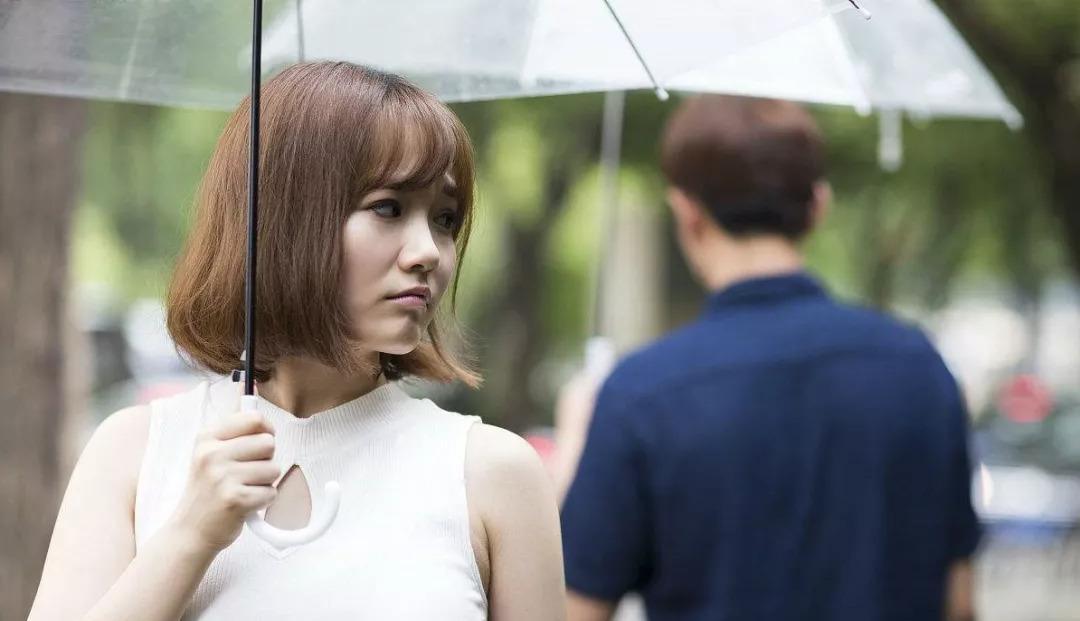 男子闪婚后离婚起诉女方返还20万彩礼,法院认为女方行为违法