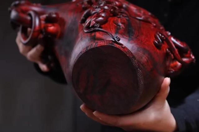 小叶紫檀|小叶紫檀整木掏挖雕刻而成的艺术品——九龙聚财.杯