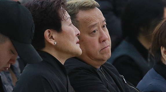 曾志伟|曾志伟谈香港回归,自曝97年写国籍时泪崩,由衷感谢祖国给的一切