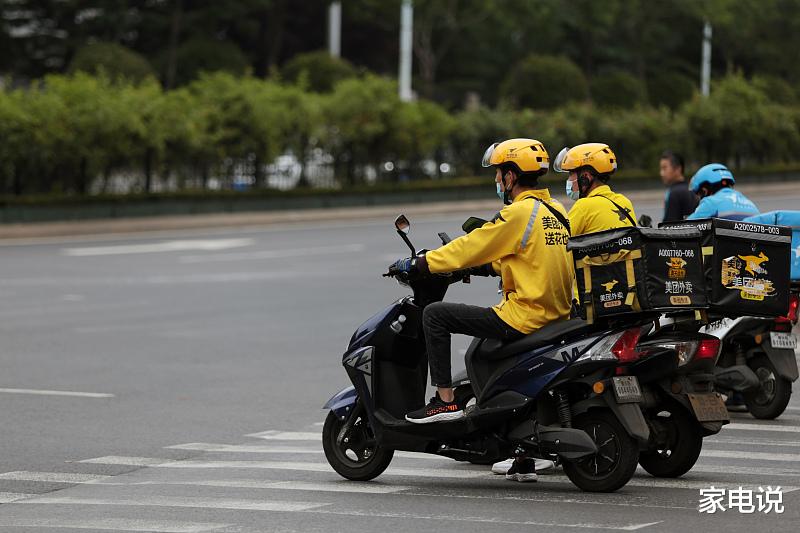 手机壳|刺客美团，这次瞄准的是京东
