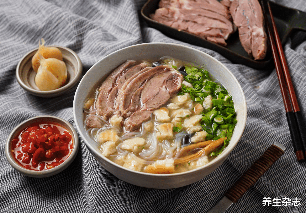 |羊肉是结节的“催化剂”?医生:不想甲状腺报废,2素1荤要少吃