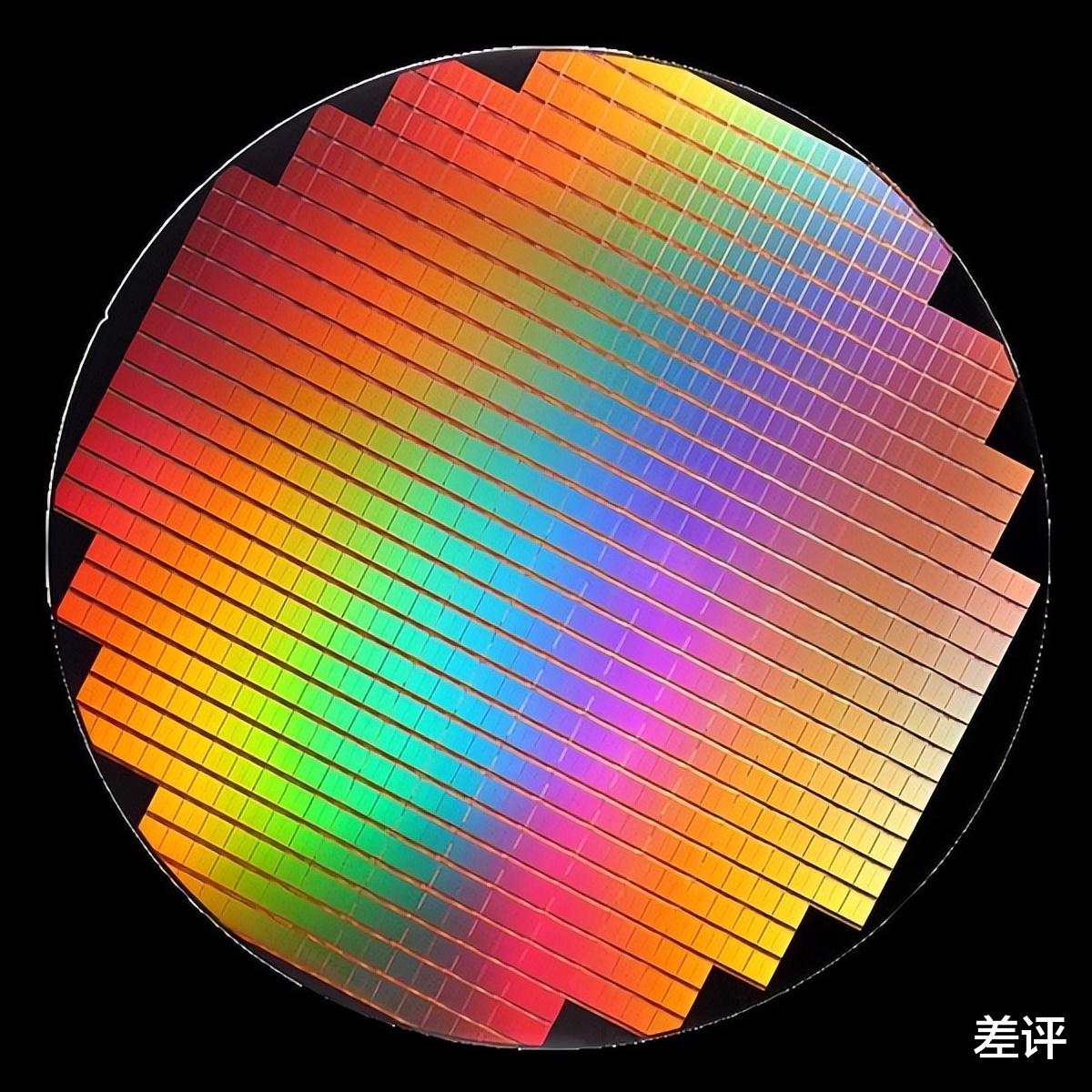 芯片|苹果华为都在搞胶水芯片,这事得怪晶圆太圆了