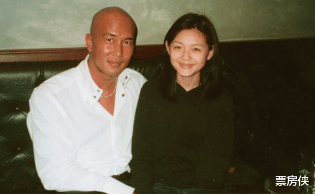 新蝙蝠侠|和汪小菲离婚两个月嫁53岁过气韩流偶像，45岁大S图什么？